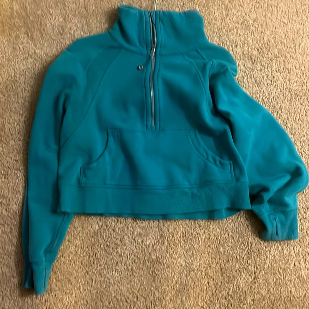 Lululemon scuba 
Size XS/S
Color: Teal